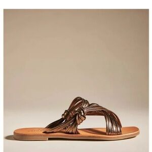 NWOT Women's MATISSE Bronze Sandals